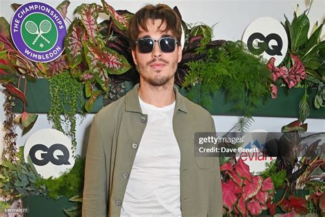 corey mylchreest barefoot|Corey Mylchreest attends the GQ x evian private lunch at。